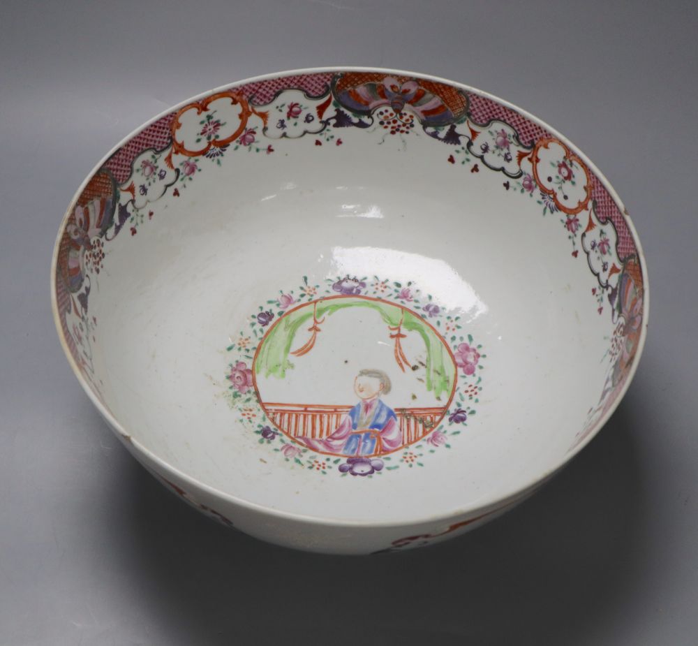 An 18th century Chinese export famille rose bowl, Qianlong